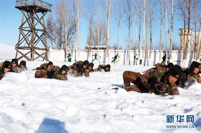 解放军北极村部队在极寒天气下的训练（视频）